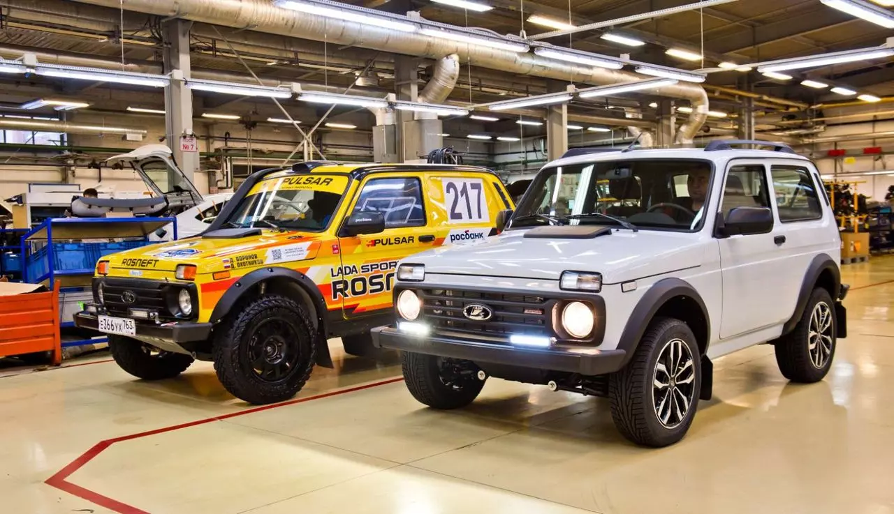 Lada Niva Sport.
